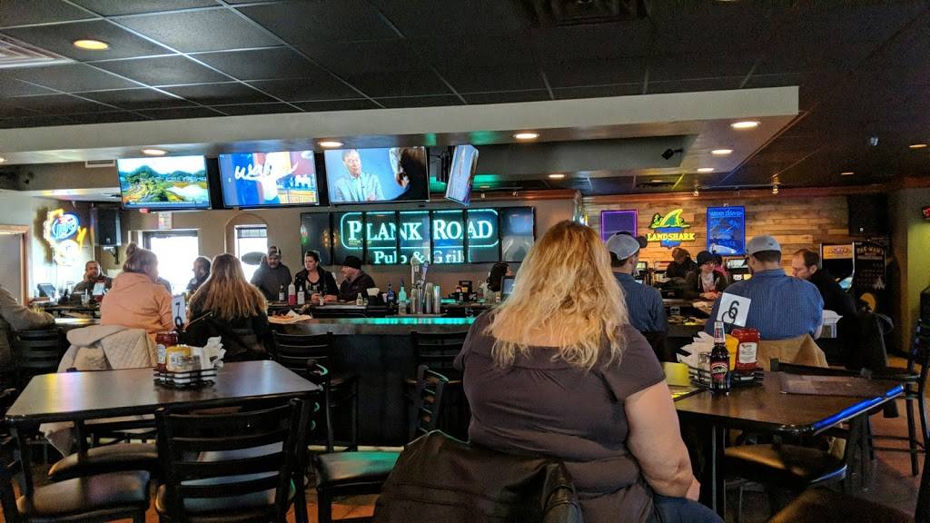 Plank Road Pub and Grill | restaurant | 1632 Mid Valley Dr, De Pere, WI 54115, USA | 9206327051 OR +1 920-632-7051