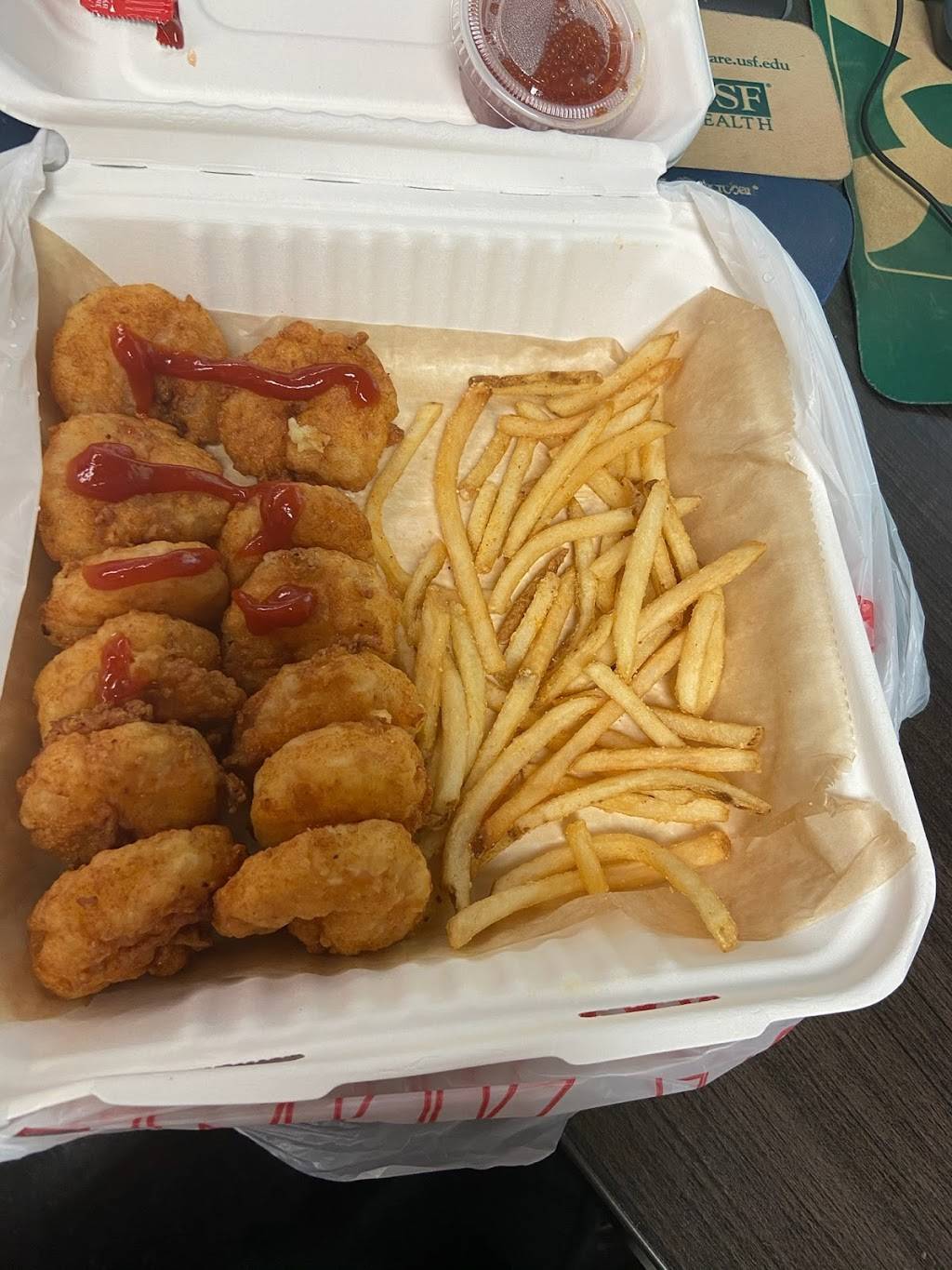 Half Moon Seafood Co. | restaurant | 11508 N 56th St, Temple Terrace, FL 33617, USA | 8134373474 OR +1 813-437-3474