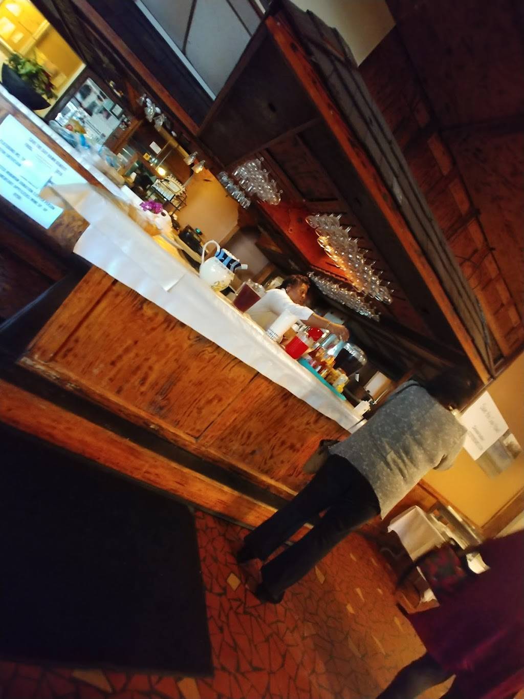 Gay Hawk Restaurant | restaurant | 685 S Danny Thomas Blvd, Memphis, TN 38126, USA | 9019471464 OR +1 901-947-1464