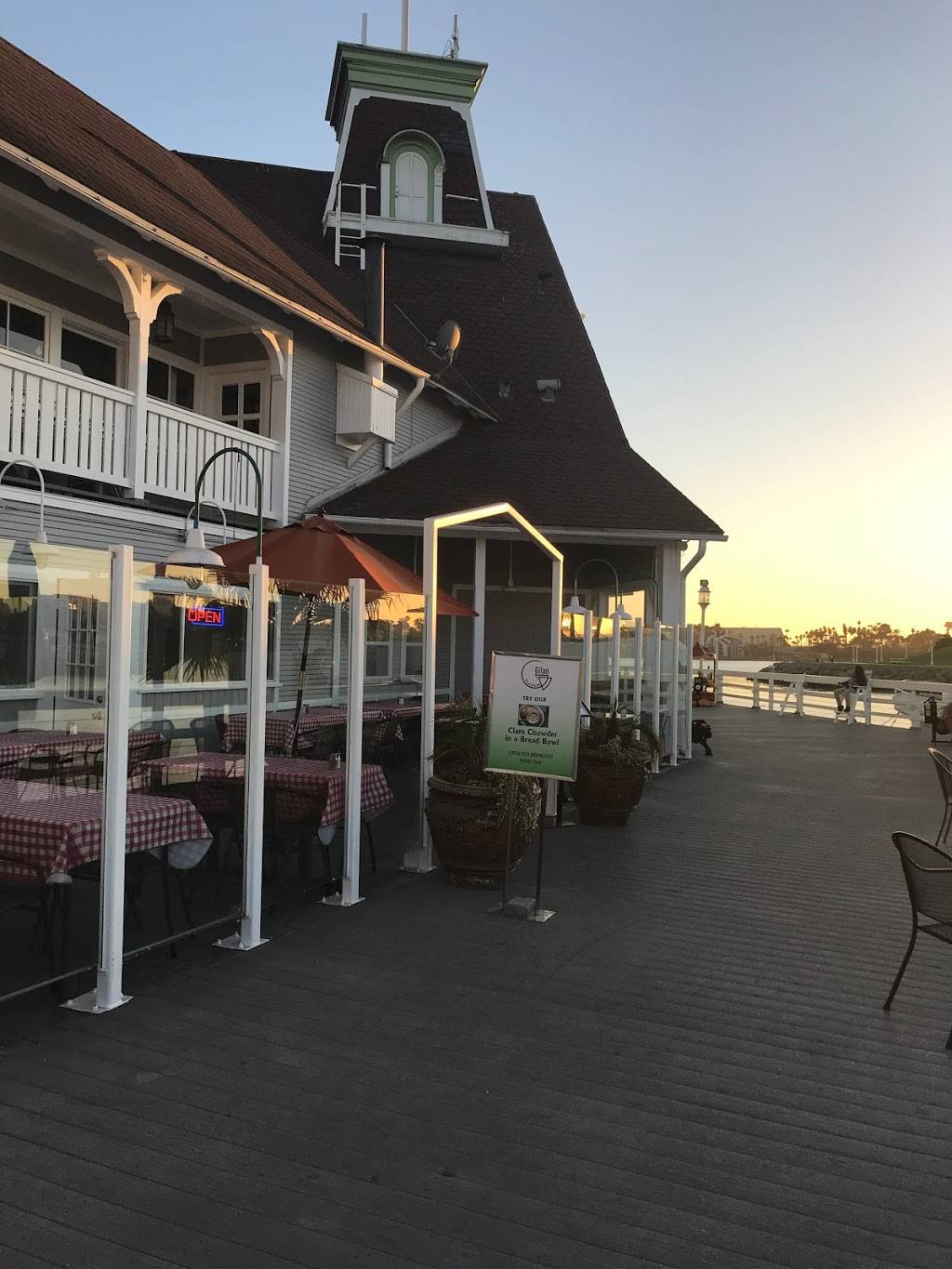 Gilan Pizza&Grill | restaurant | 429 Shoreline Village Drive ste c, Long Beach, CA 90802, USA | 5623338318 OR +1 562-333-8318