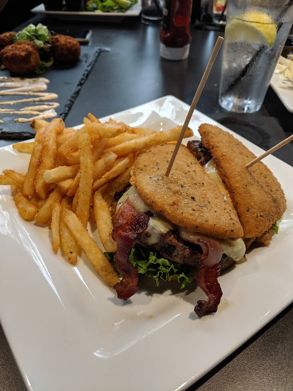 Black Rock Bar & Grill | restaurant | 2745 Fairfield Commons Blvd, Beavercreek Township, OH 45431, USA | 9379880026 OR +1 937-988-0026