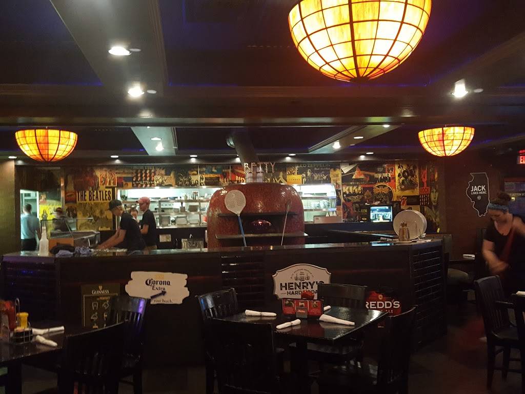 Fat Bottom Bettys | restaurant | 2310 Reed Station Pkwy, Carbondale, IL 62901, USA | 6184573625 OR +1 618-457-3625