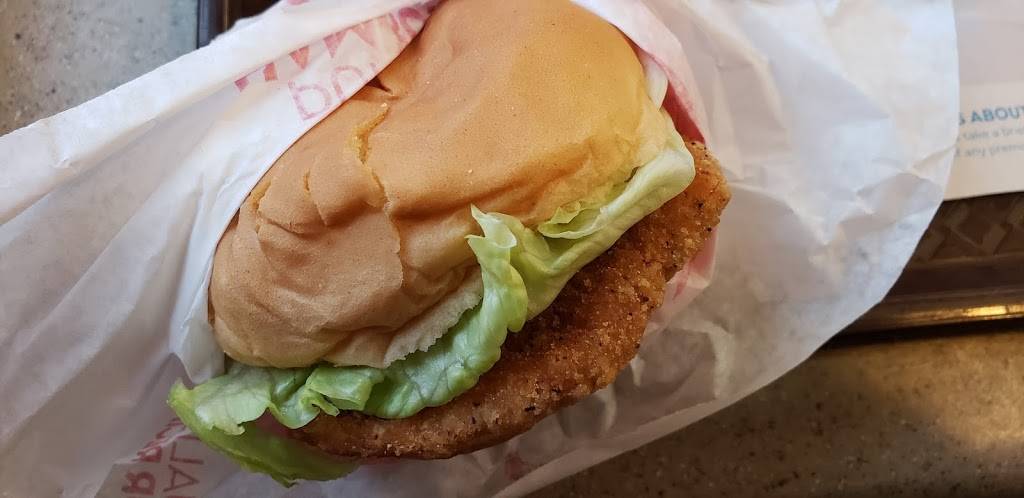 Wendys | restaurant | 18 Glen Cove Rd, Greenvale, NY 11548, USA | 5166218636 OR +1 516-621-8636