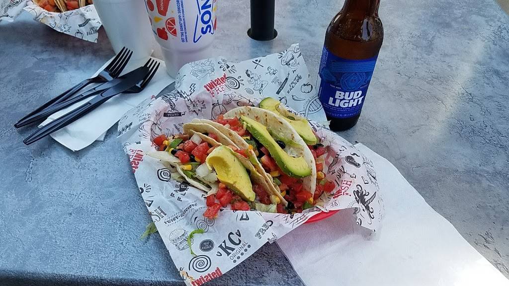 Twisted Fresh | restaurant | 8905 W 135th St, Overland Park, KS 66221, USA | 9137661065 OR +1 913-766-1065