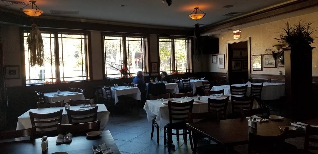 The RoadHouse | restaurant | 1400 Clove Rd, Staten Island, NY 10301, USA | 7184470033 OR +1 718-447-0033