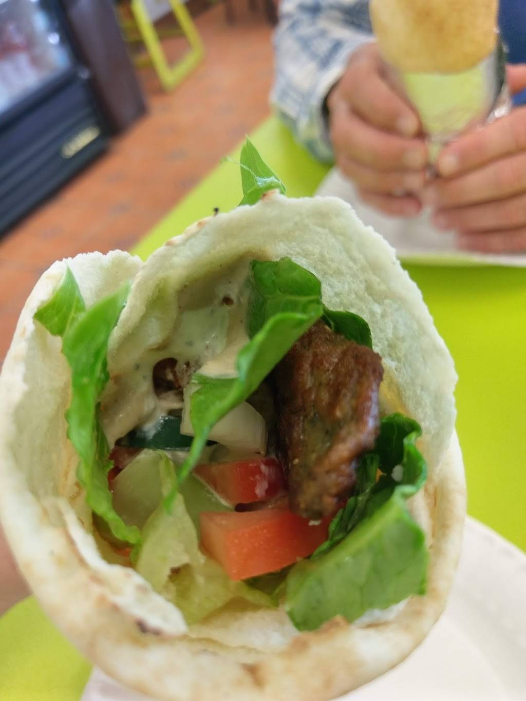 International Pocket Cafe | restaurant | 52 E Main Rd, Middletown, RI 02842, USA | 4018478900 OR +1 401-847-8900