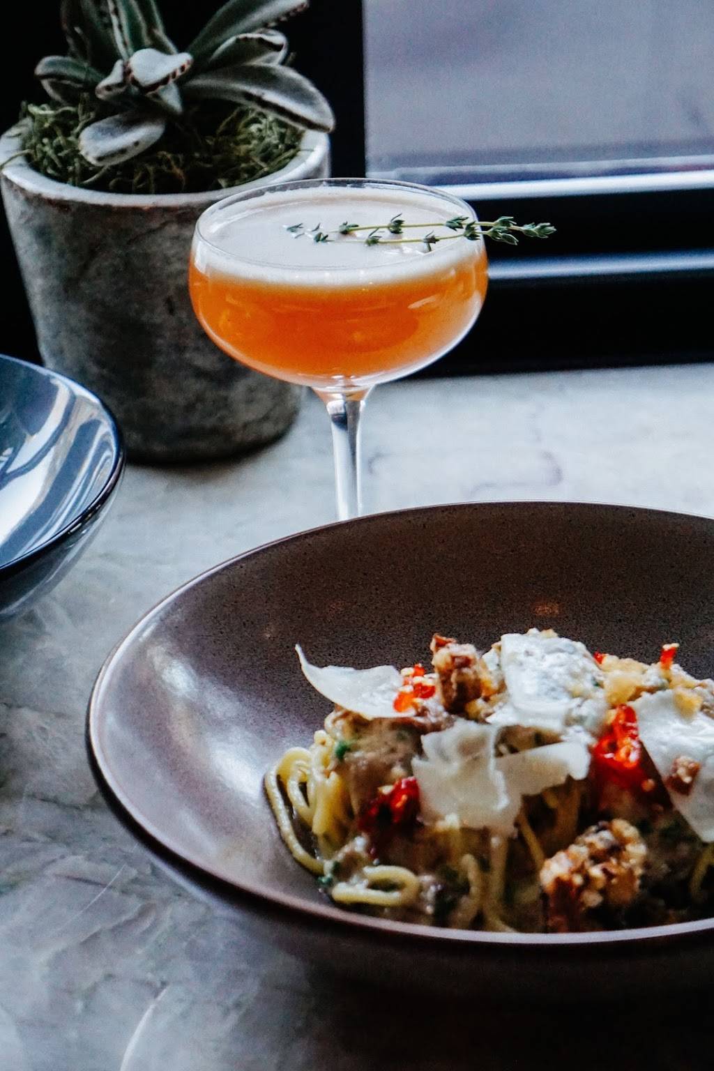 The Warbler | restaurant | 4535 N Lincoln Ave, Chicago, IL 60625, USA | 7736810950 OR +1 773-681-0950