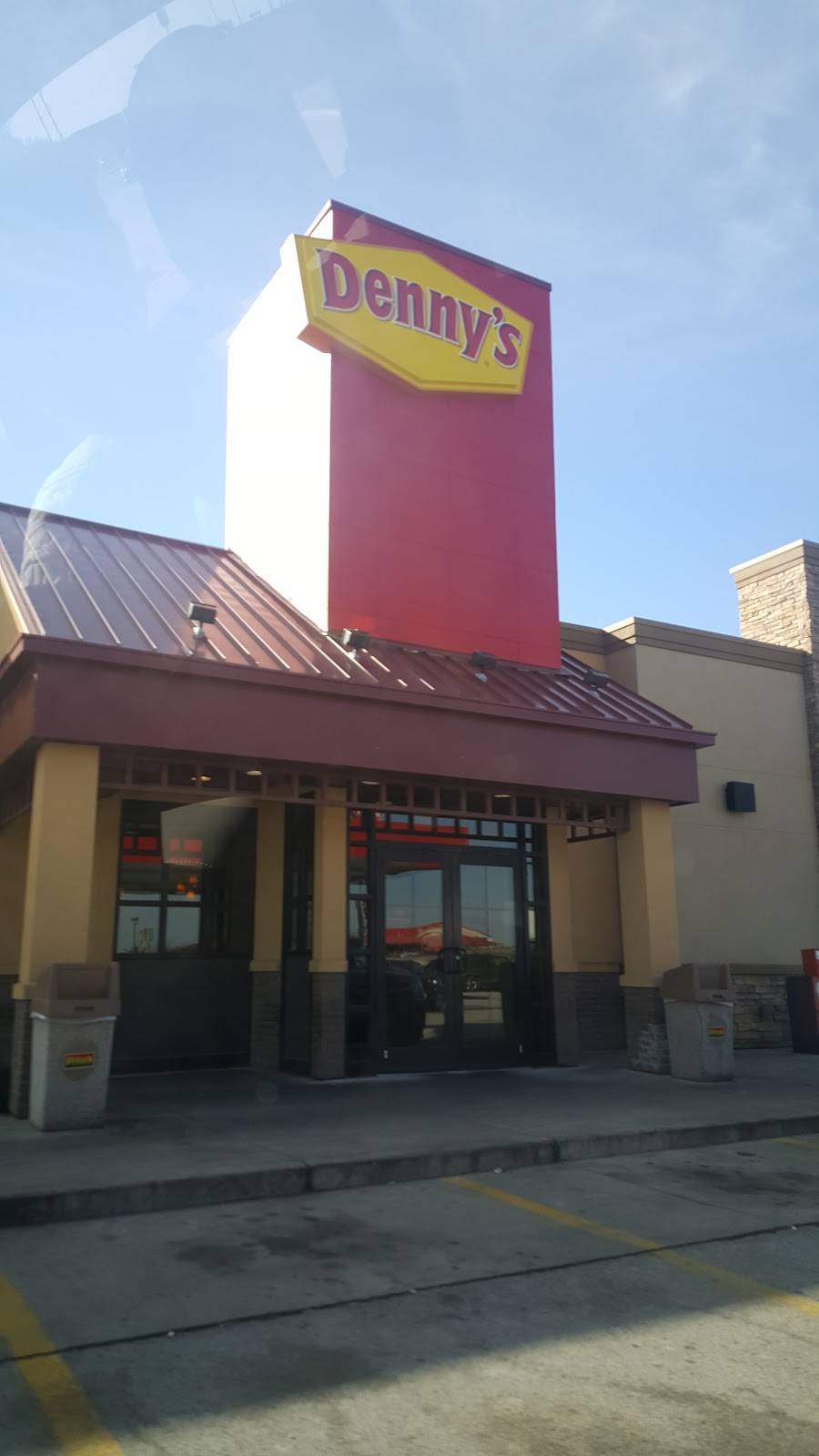 Dennys | restaurant | 815 US-24, Gilman, IL 60938, USA | 8152654053 OR +1 815-265-4053