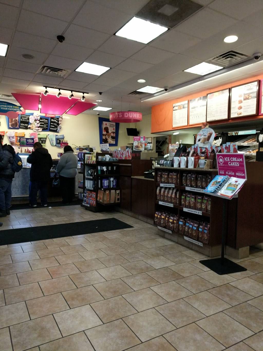 Dunkin Donuts | cafe | 6250 N Clark St, Chicago, IL 60660, USA | 7733382700 OR +1 773-338-2700