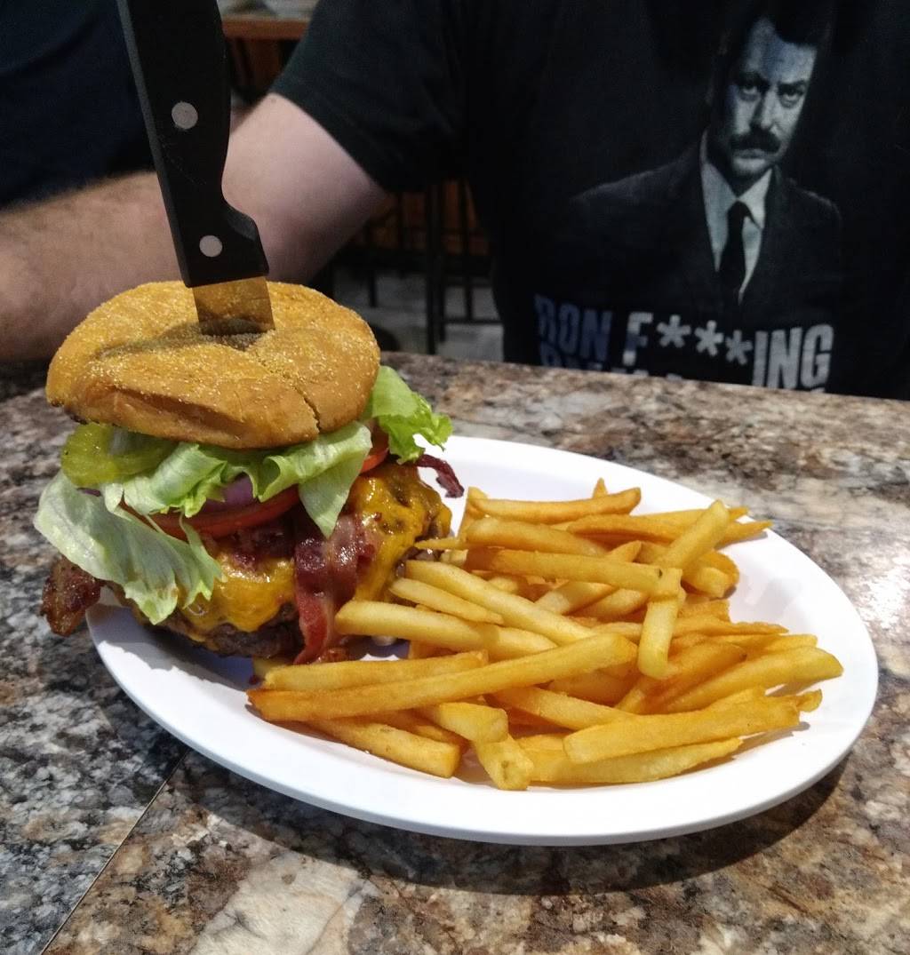 SWARM Sports Bar & Grille | restaurant | 108 E 1st St, Sumner, IA 50674, USA | 3193274145 OR +1 319-327-4145