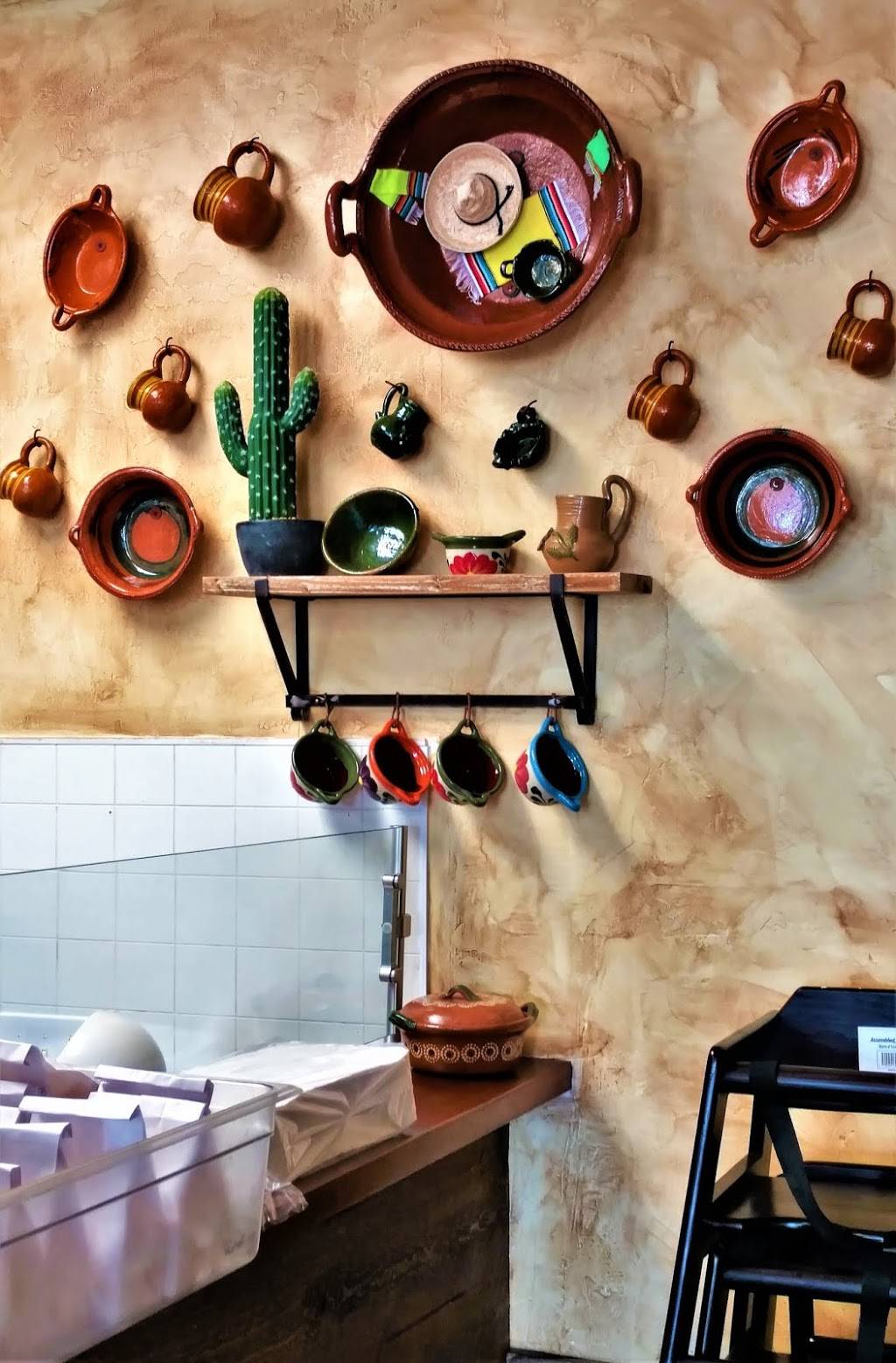 Las Cazuelas | restaurant | 3156 Del Monte Blvd, Marina, CA 93933, USA | 8319013741 OR +1 831-901-3741