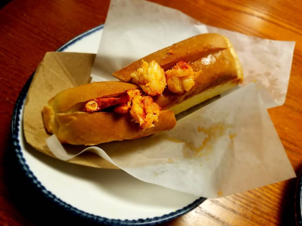 Red Lobster | restaurant | 27524 The Old Rd, Valencia, CA 91355, USA | 6612578900 OR +1 661-257-8900