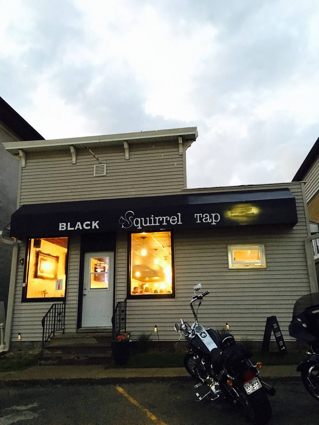 Black Squirrel Tap | restaurant | 72 2nd St SE, Swisher, IA 52338, USA | 3198574447 OR +1 319-857-4447