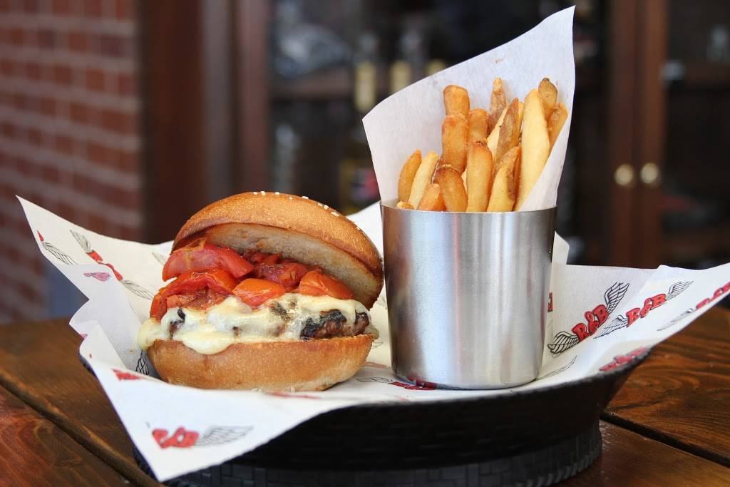 Rock & Brews | restaurant | 7777 Beach Blvd, Buena Park, CA 90620, USA | 7149425979 OR +1 714-942-5979