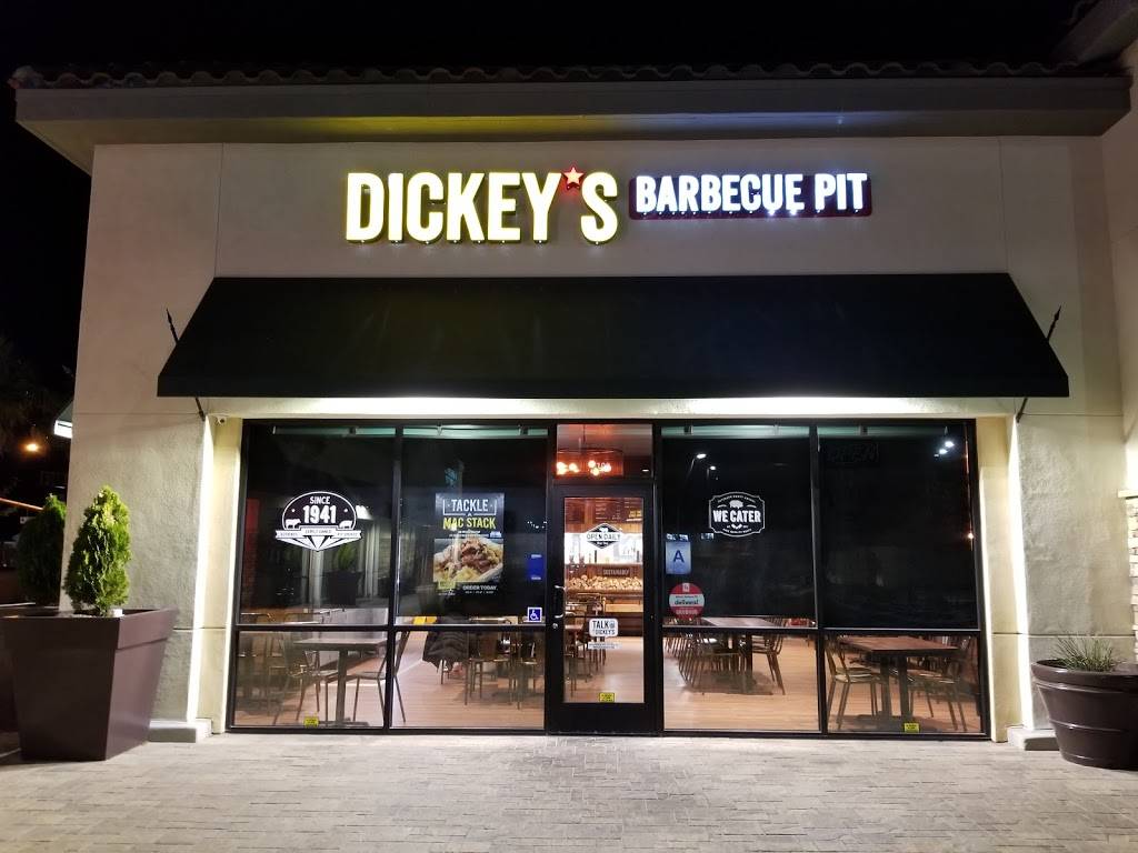 Dickeys Barbecue Pit | restaurant | 12699 Main St, Hesperia, CA 92345, USA | 7609473775 OR +1 760-947-3775