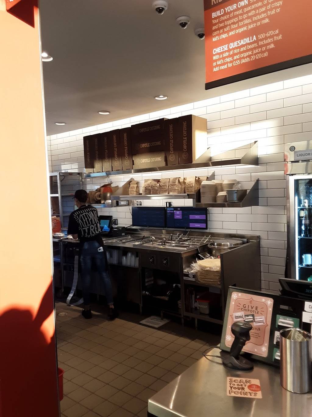 Chipotle Mexican Grill | restaurant | 18725 S Nogales Hwy, Green Valley, AZ 85614, USA | 5204686356 OR +1 520-468-6356