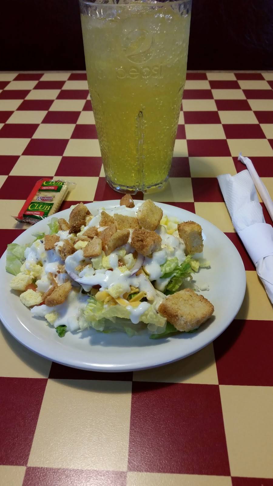 Pizza Hut | meal takeaway | 320 E 20th St, Dubuque, IA 52001, USA | 5635571920 OR +1 563-557-1920