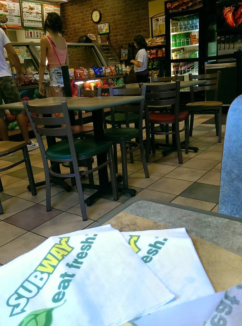 Subway | restaurant | 502 US-321, Lenoir City, TN 37771, USA | 8659886789 OR +1 865-988-6789