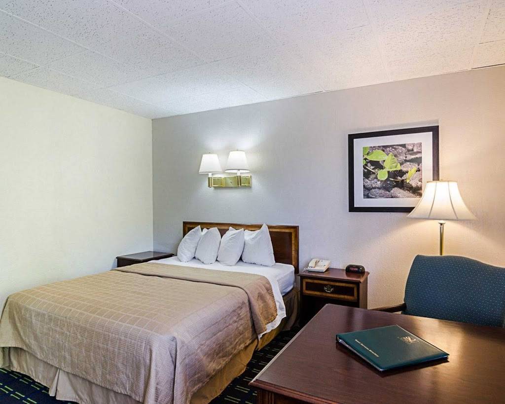 Quality Inn | restaurant | 640 W Broad St, Waynesboro, VA 22980, USA | 5409421171 OR +1 540-942-1171