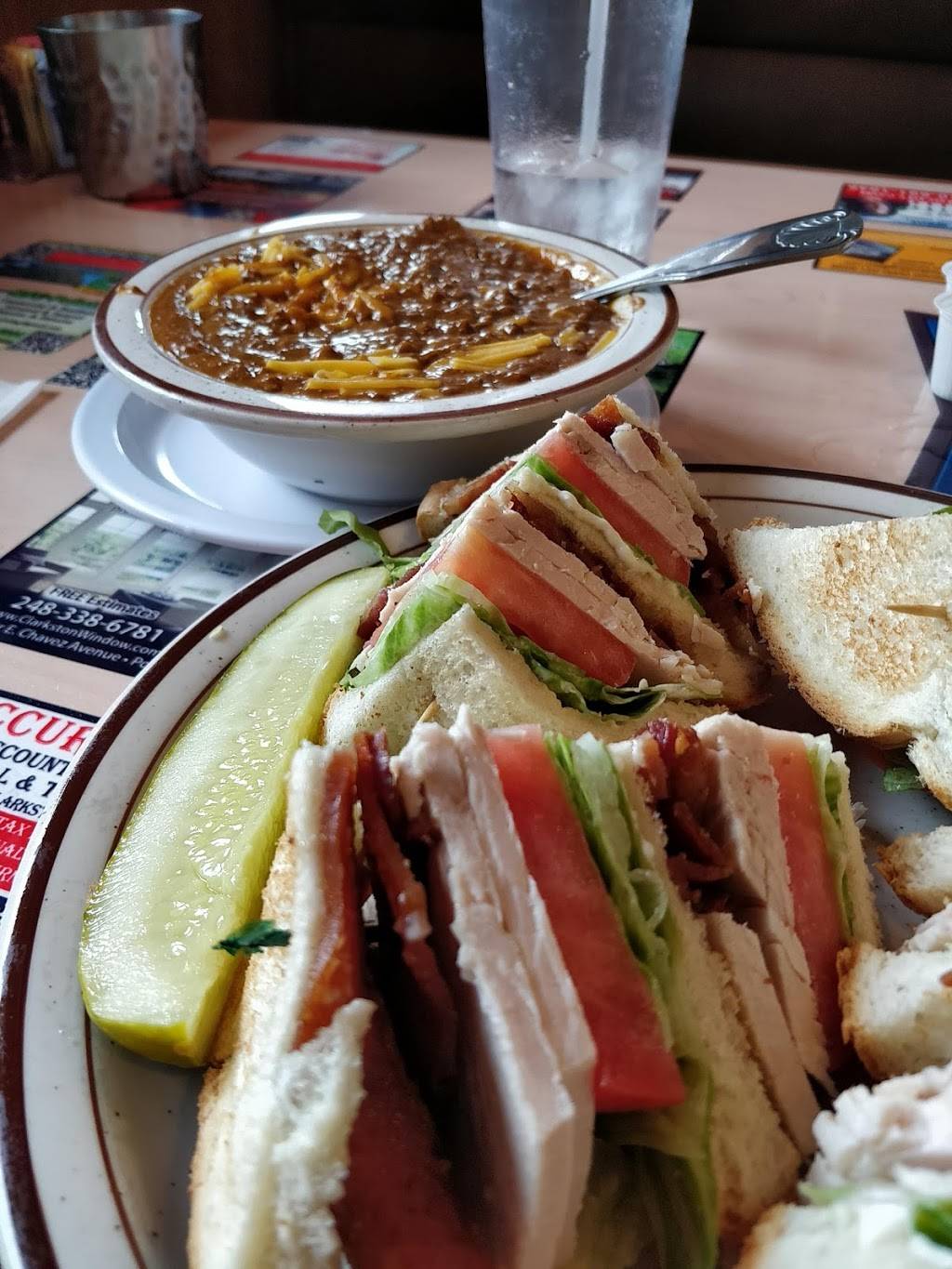 The Royal Diner | restaurant | 6540 Dixie Hwy, Village of Clarkston, MI 48346, USA | 2486203333 OR +1 248-620-3333