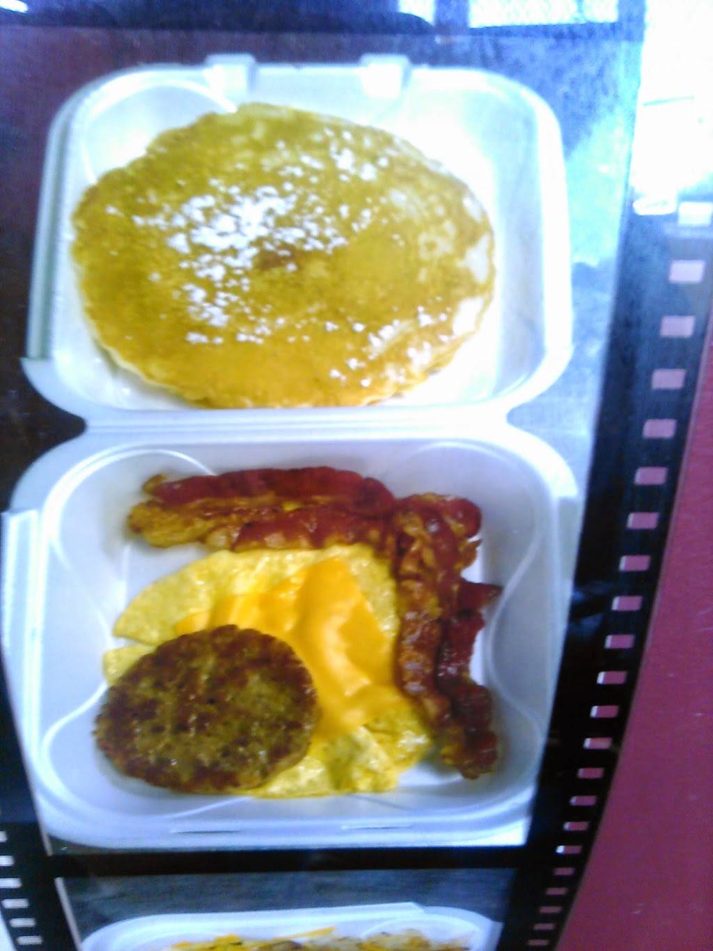 Tees Snack Shop | restaurant | 5118 W Madison St, Chicago, IL 60644, USA | 7732611306 OR +1 773-261-1306