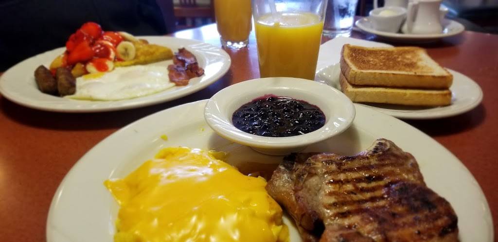 Lumes Pancake House | restaurant | 11601 Western Ave, Chicago, IL 60643, USA | 7732332323 OR +1 773-233-2323