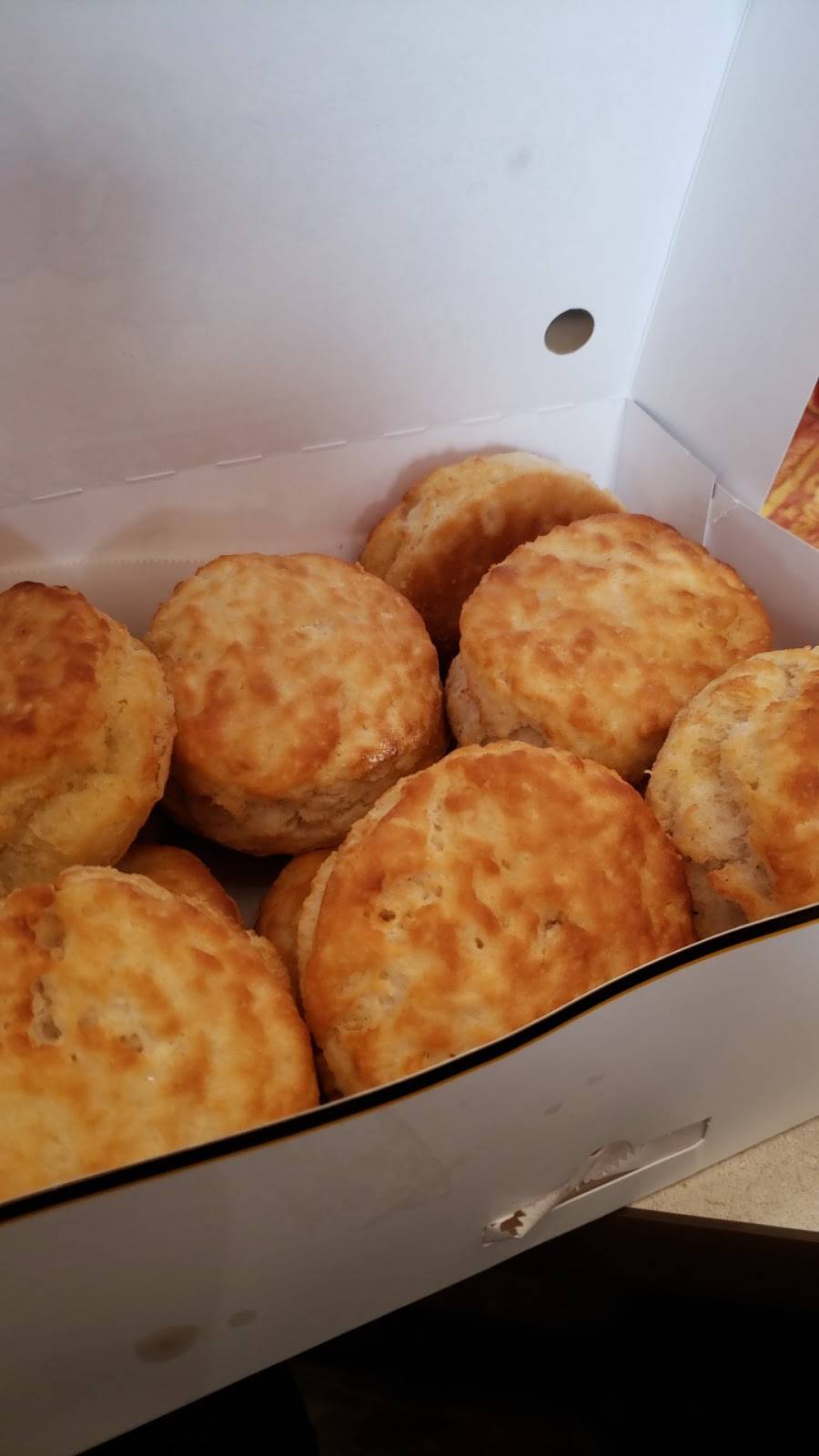 Bojangles Famous Chicken n Biscuits | restaurant | 2140 Murfreesboro Pike, Nashville, TN 37217, USA | 6153659046 OR +1 615-365-9046