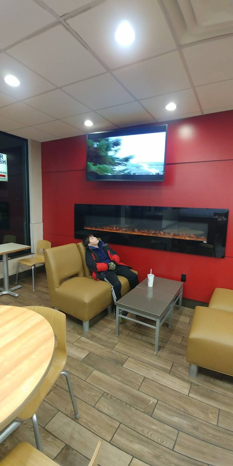 Wendys | restaurant | 709 New Haven Ave, Derby, CT 06418, USA | 2039540465 OR +1 203-954-0465