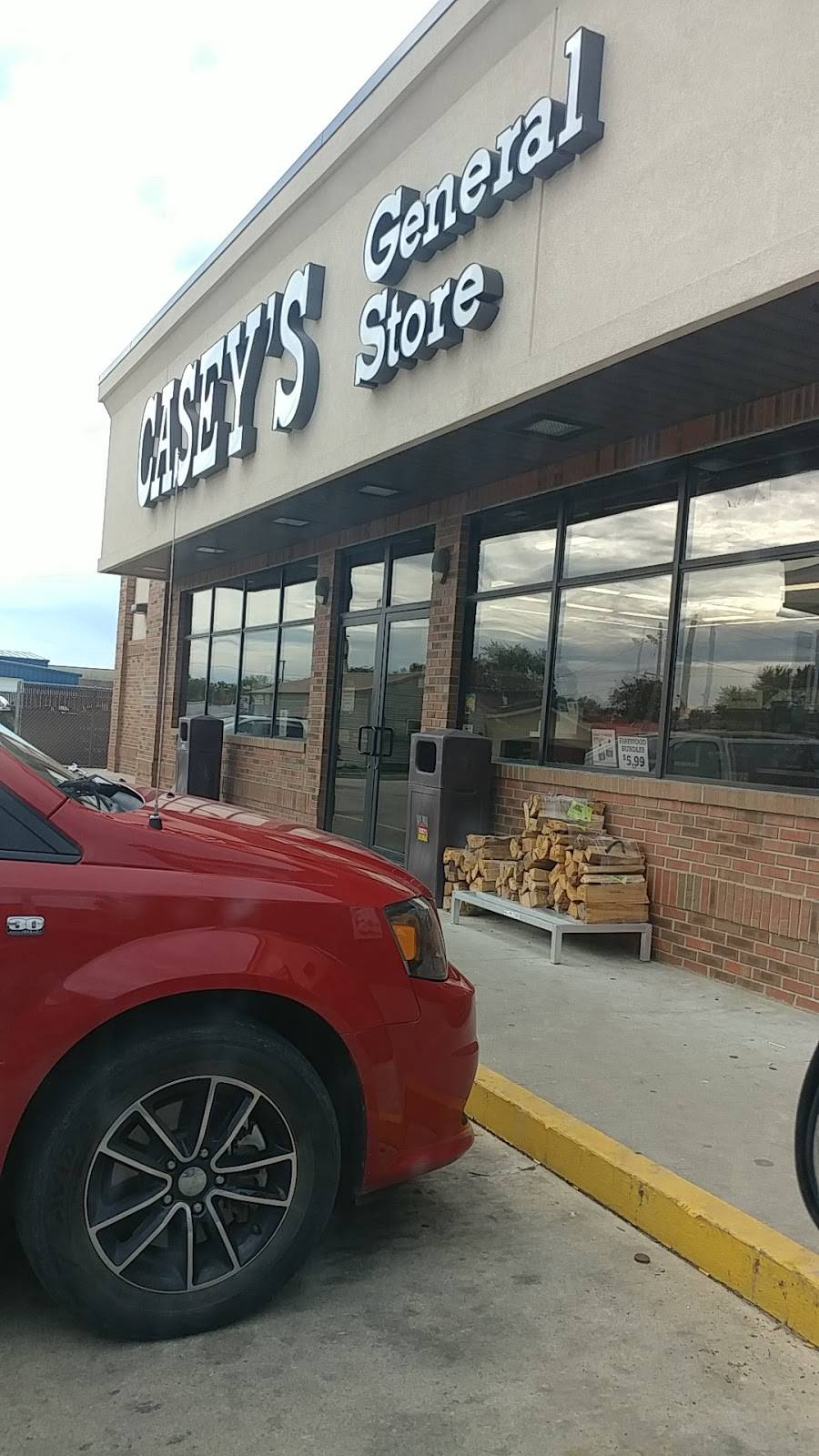 Caseys | meal takeaway | 1101 S Banker St, Effingham, IL 62401, USA | 2173422041 OR +1 217-342-2041