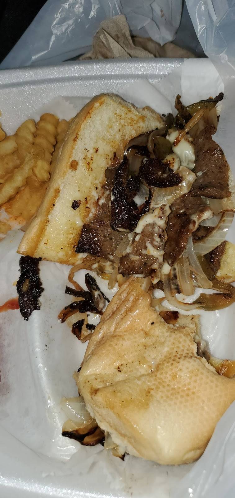 American Deli | restaurant | 1900 E Victory Dr #15,16, Savannah, GA 31404, USA | 9122326900 OR +1 912-232-6900