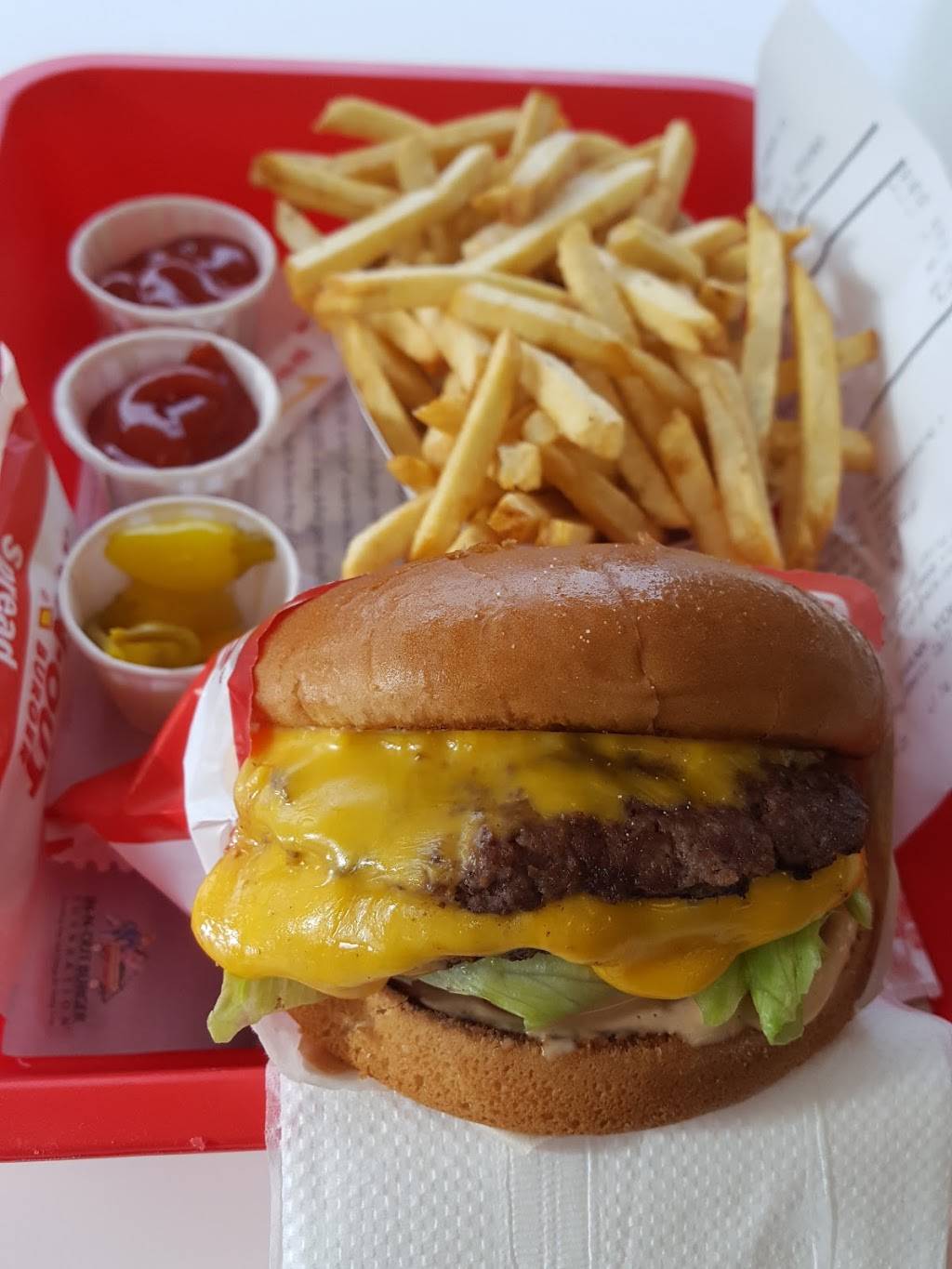 In-N-Out Burger | restaurant | 600 N Sepulveda Blvd, Los Angeles, CA 90045, USA | 8007861000 OR +1 800-786-1000