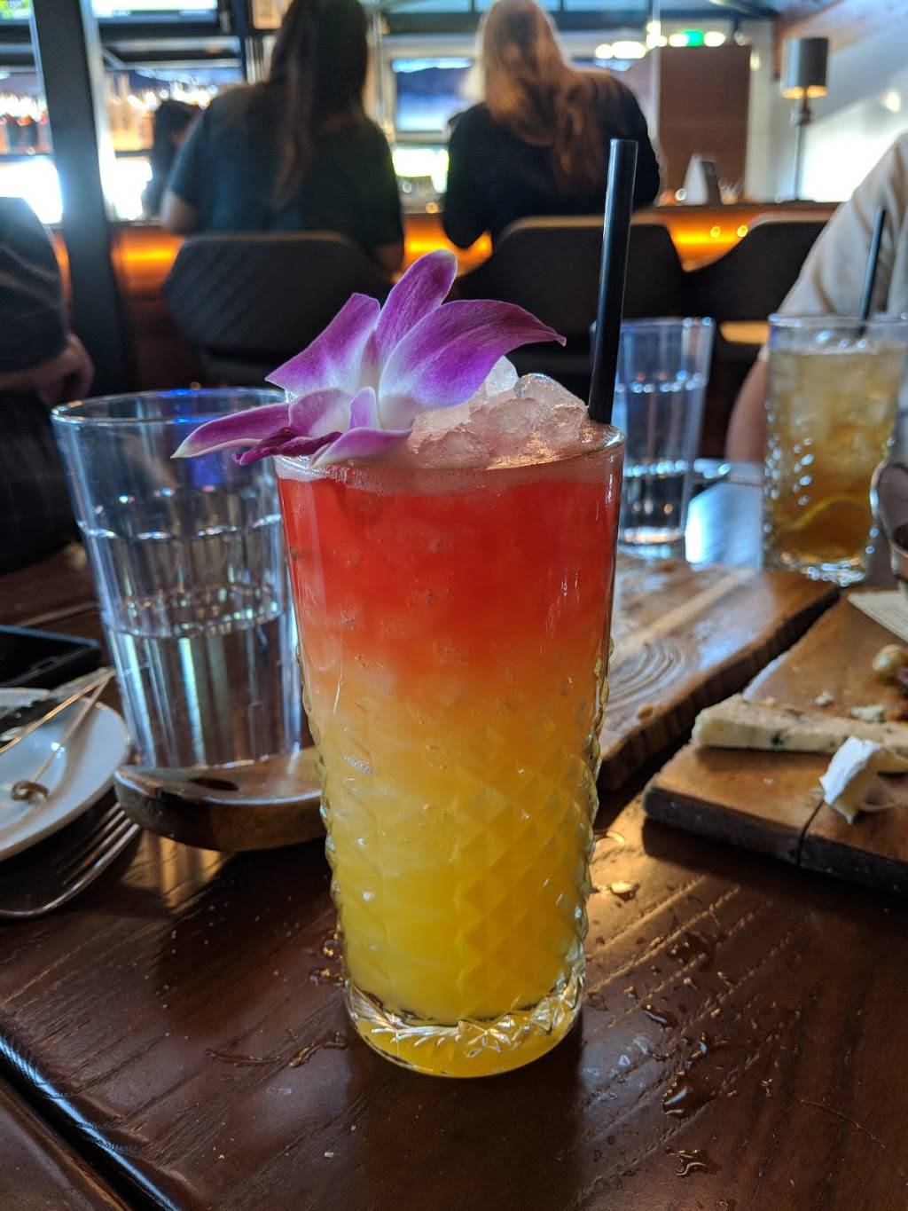 Cutwater Spirits | restaurant | 9750 Distribution Ave, San Diego, CA 92121, USA | 8586723848 OR +1 858-672-3848