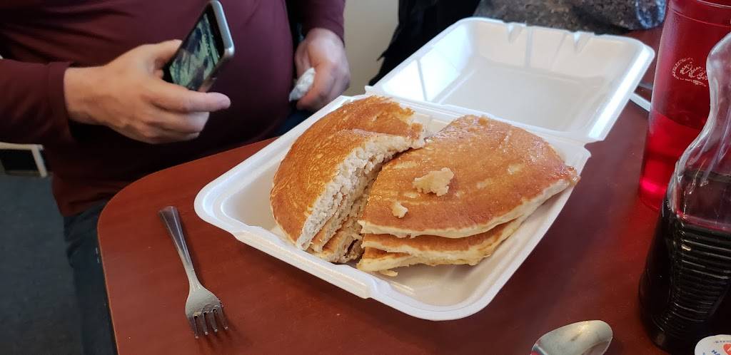 D Js Campus Kitchen LLC | restaurant | 405 Williams St, New London, CT 06320, USA | 8604391572 OR +1 860-439-1572