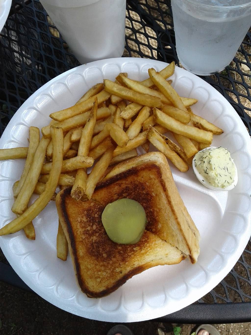 Lucy Bells | restaurant | 111 Benjies Point Rd, Daufuskie Island, SC 29915, USA | 8433416477 OR +1 843-341-6477