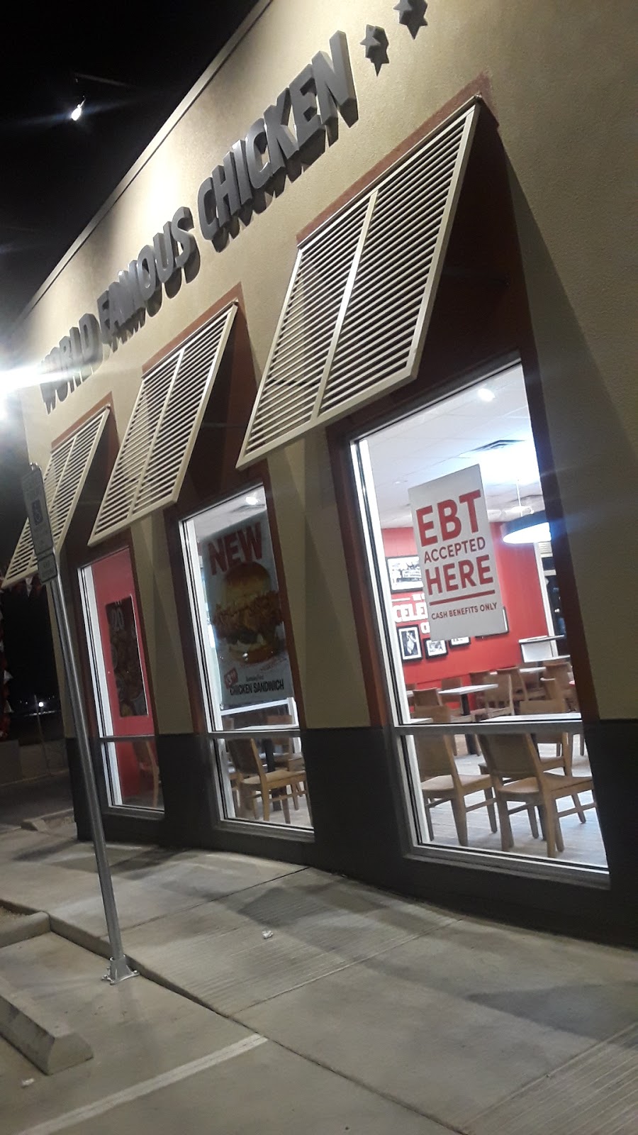 KFC | restaurant | 2985 South Kino Pkwy, Tucson, AZ 85713, USA | 5202762732 OR +1 520-276-2732