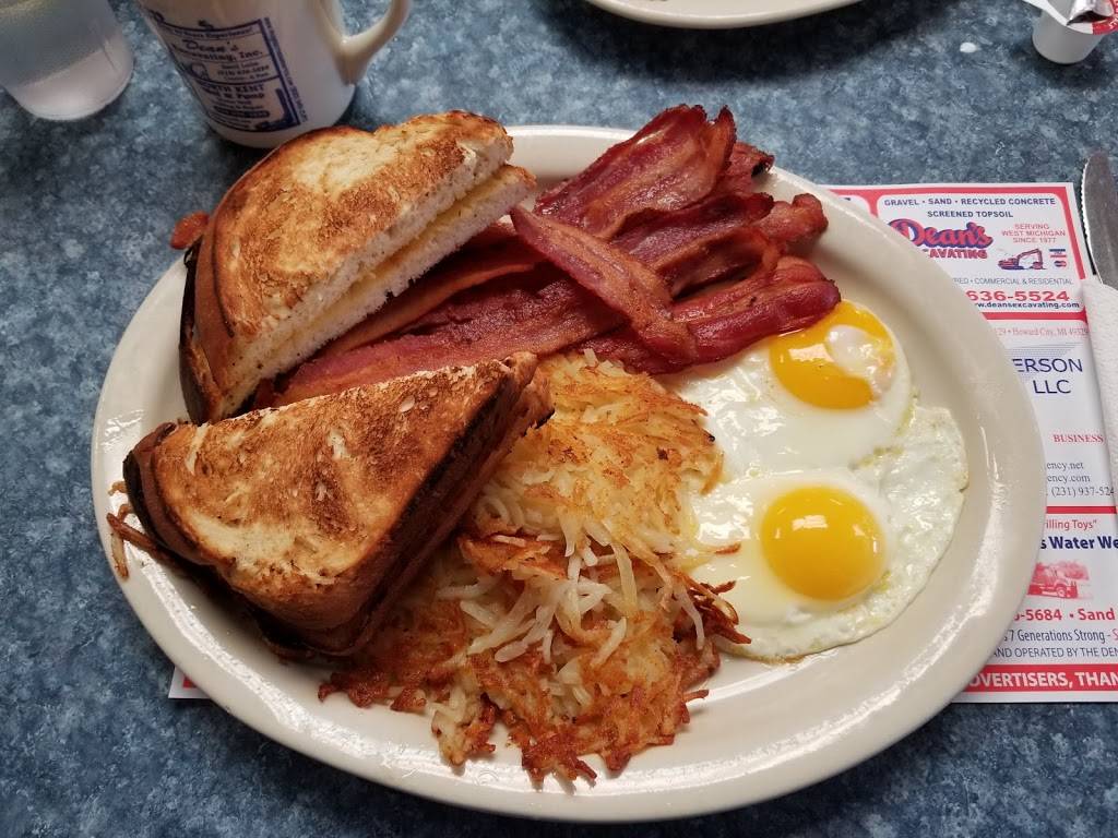 Lakeside Inn Restaurant | restaurant | 27 W Lake St, Sand Lake, MI 49343, USA | 6166368819 OR +1 616-636-8819