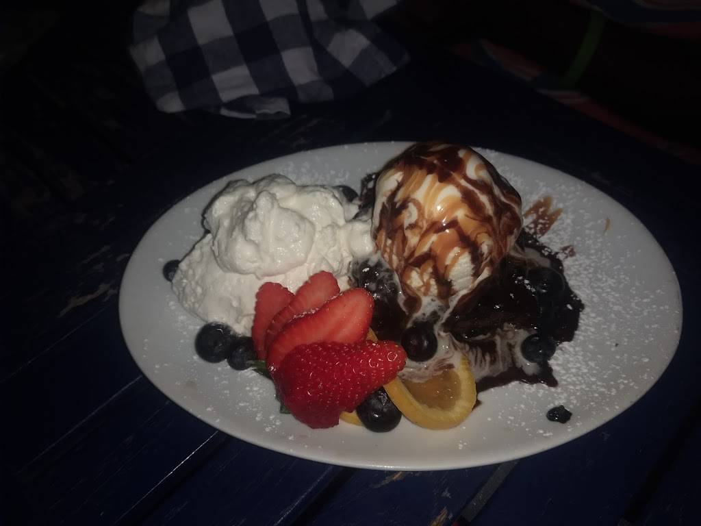 Parrotts On Eleventh | restaurant | 105 S 11th St, Morehead City, NC 28557, USA | 2527730532 OR +1 252-773-0532