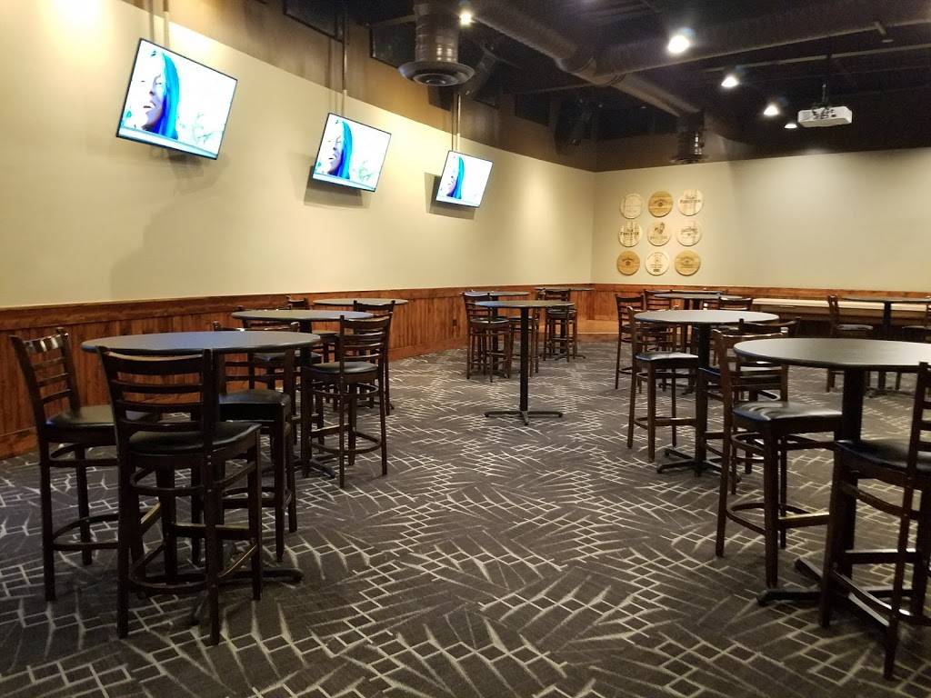 The District Tap | restaurant | 3720 E 82nd St, Indianapolis, IN 46240, USA | 3172888251 OR +1 317-288-8251