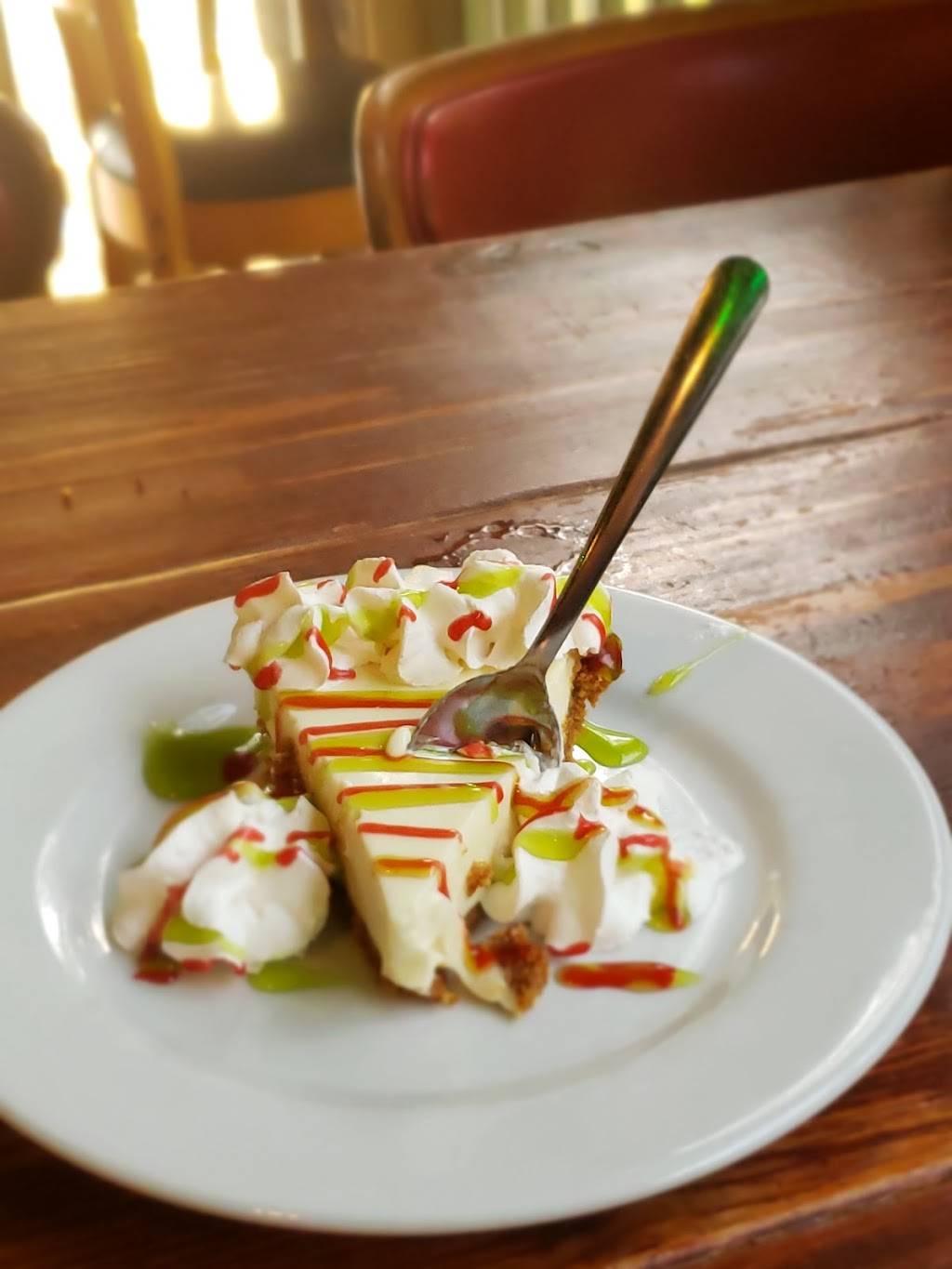 Swamp House Riverfront Grill | restaurant | 488 W Highbanks Rd, DeBary, FL 32713, USA | 3866688891 OR +1 386-668-8891