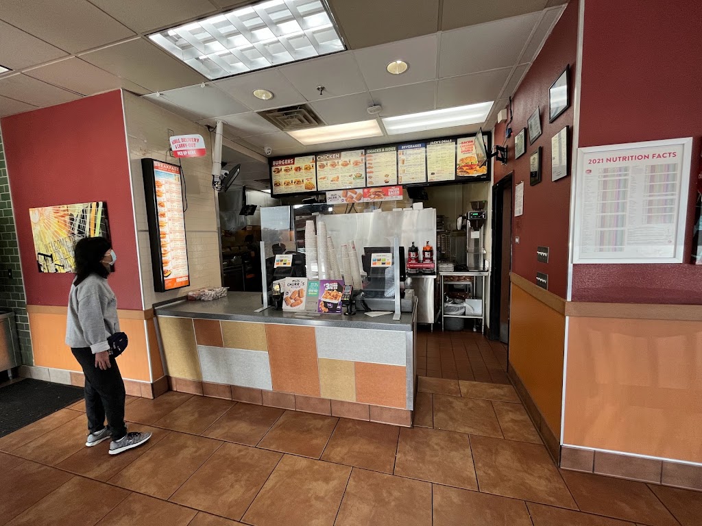 Jack in the Box | restaurant | 21958 CA-46, Lost Hills, CA 93249, USA | 6617972442 OR +1 661-797-2442