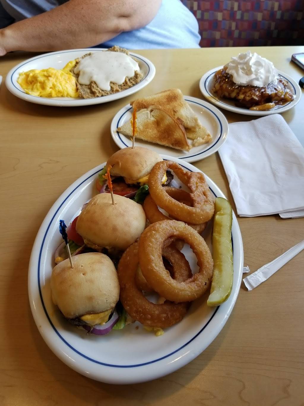 IHOP | bakery | 6839 W Jefferson Blvd, Fort Wayne, IN 46804, USA | 2604329040 OR +1 260-432-9040