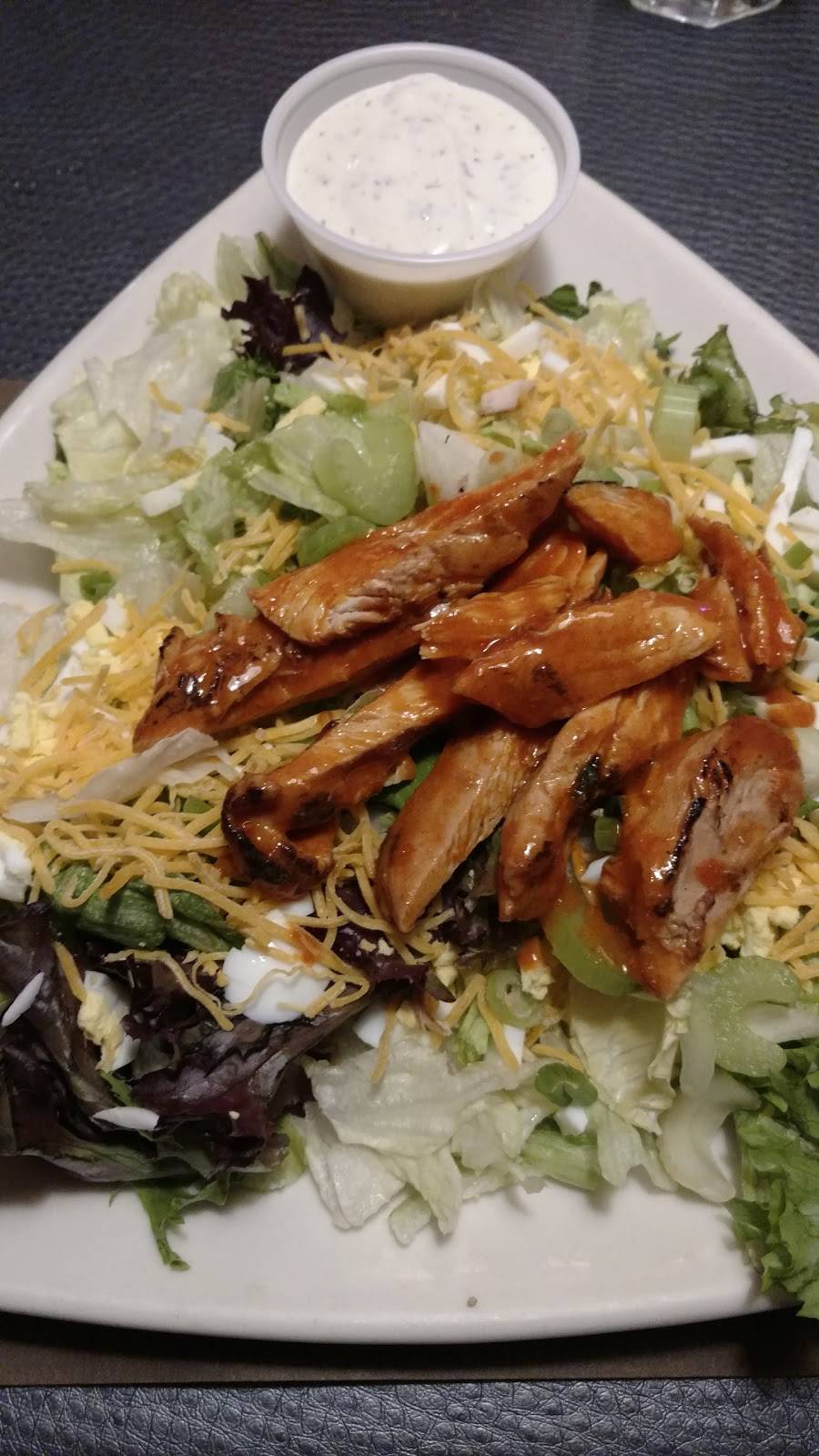 Bernardis Pub | restaurant | 12200 N Brentfield Dr, Dunlap, IL 61525, USA | 3092438888 OR +1 309-243-8888