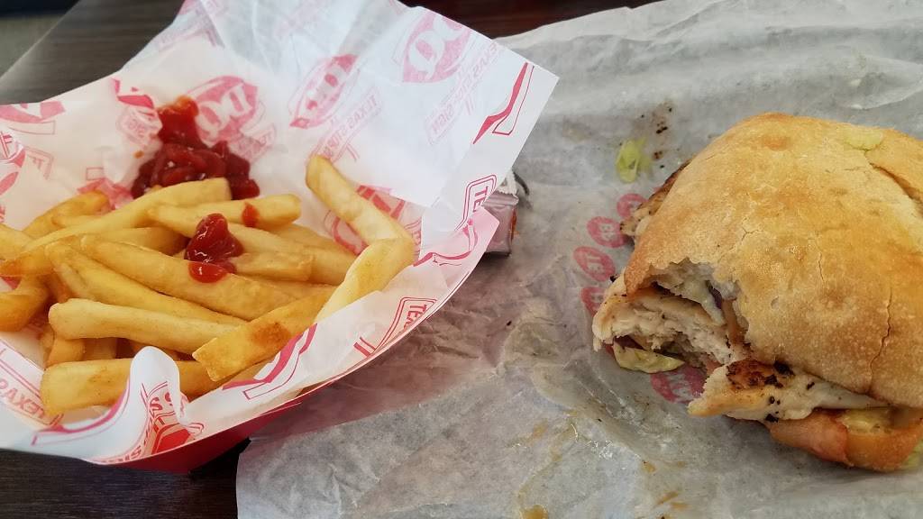 Dairy Queen Store | restaurant | 301 W Main St, Madisonville, TX 77864, USA | 9363486171 OR +1 936-348-6171