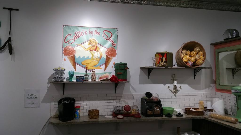 Sallies By The Shore | restaurant | 110 S Main St, Culver, IN 46511, USA | 5742429955 OR +1 574-242-9955