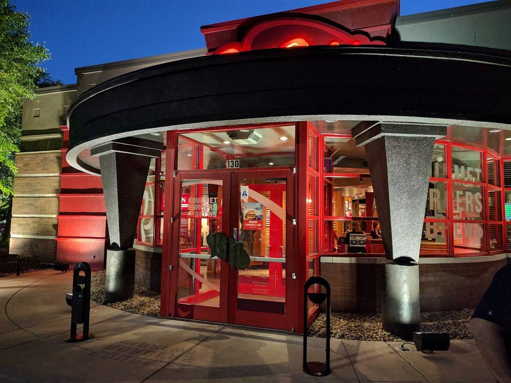 Red Robin Gourmet Burgers and Brews | restaurant | 130 Gravois Bluffs Cir Dr, Fenton, MO 63026, USA | 6363059440 OR +1 636-305-9440