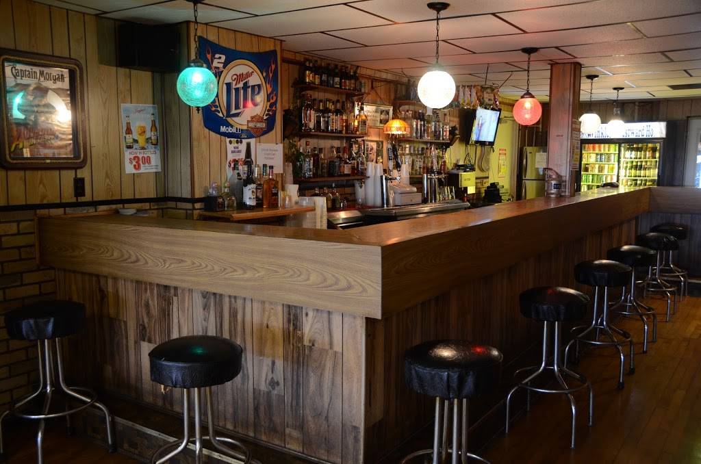 Winklers Westward Ho | restaurant | 4905 County Hwy S, Oshkosh, WI 54904, USA | 9202332511 OR +1 920-233-2511