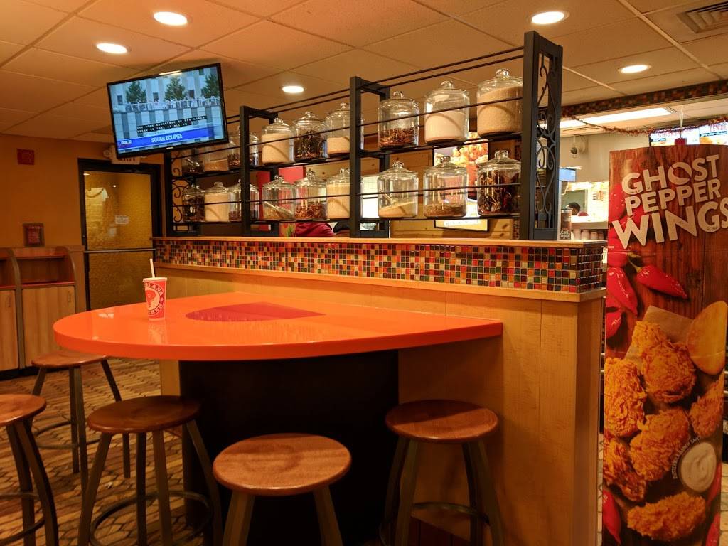 Popeyes Louisiana Kitchen | restaurant | 1080 Broadway, Gary, IN 46402, USA | 2198832824 OR +1 219-883-2824