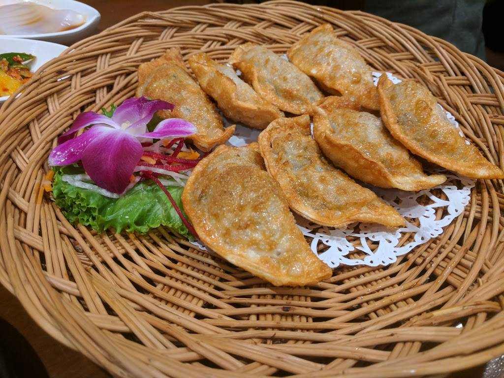 Hahm Ji Bach | restaurant | 40-11 149th Pl, Flushing, NY 11354, USA | 7184609289 OR +1 718-460-9289