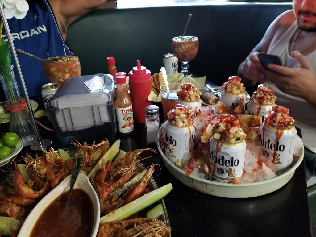 Mariscos El Chapo | restaurant | 2055 E Highland Ave, San Bernardino, CA 92404, USA | 9098630169 OR +1 909-863-0169