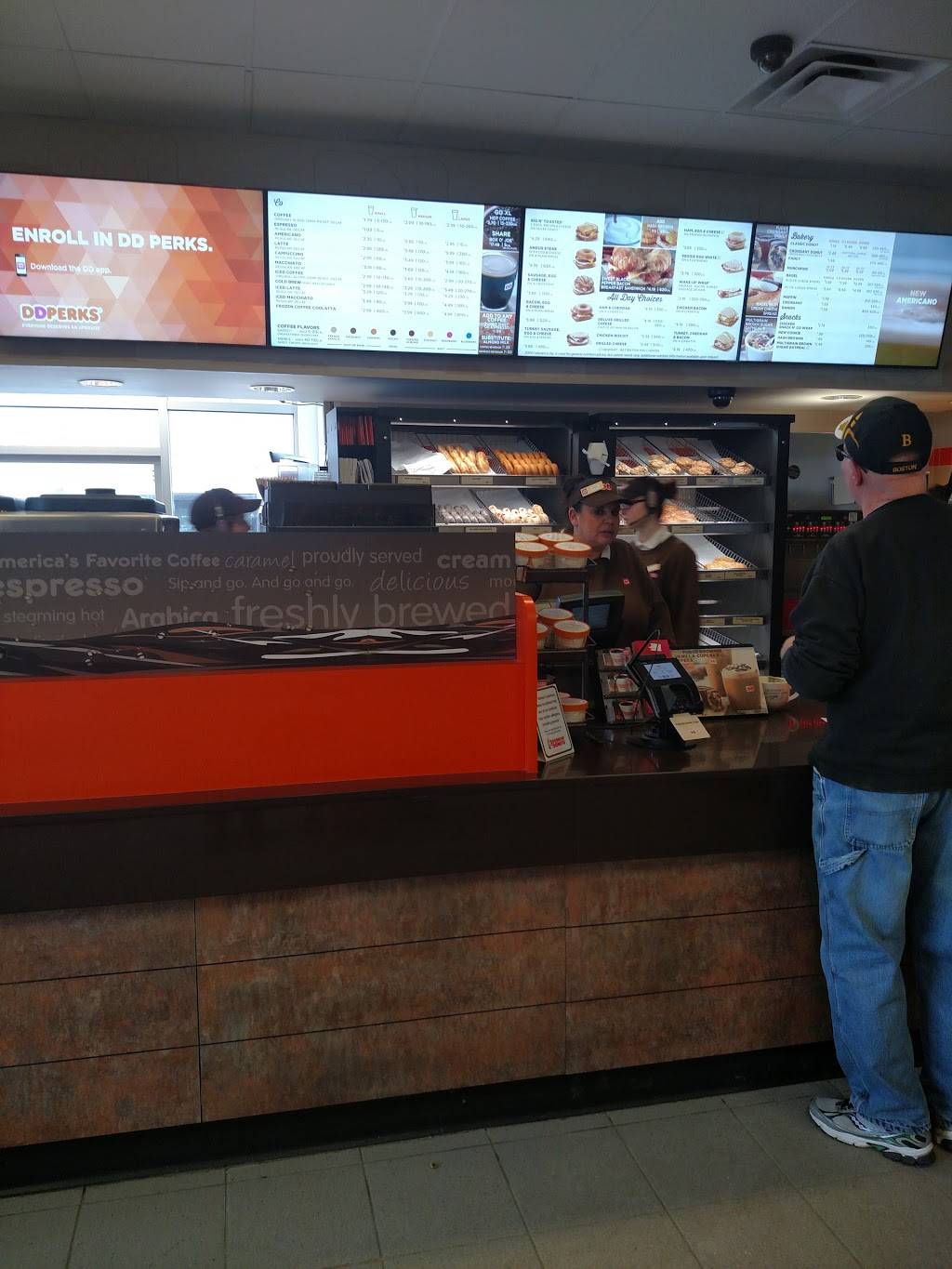 Dunkin | bakery | 6 Stonecrest Dr, Turner, ME 04282, USA | 2072253898 OR +1 207-225-3898